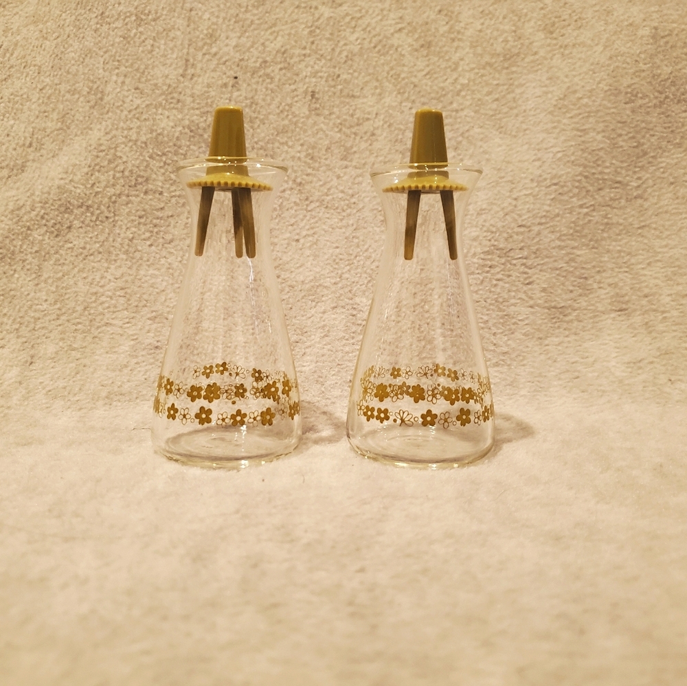 Pyrex Compatibles Crazy Daisy S&P Shakers